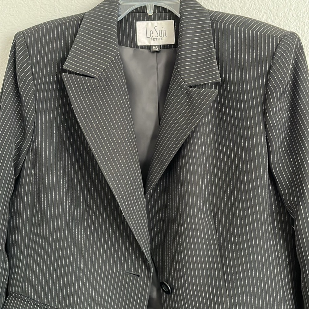 Le Suit Petite Black pin stripe Suit Blazer and Skirt - Picture 8 of 14